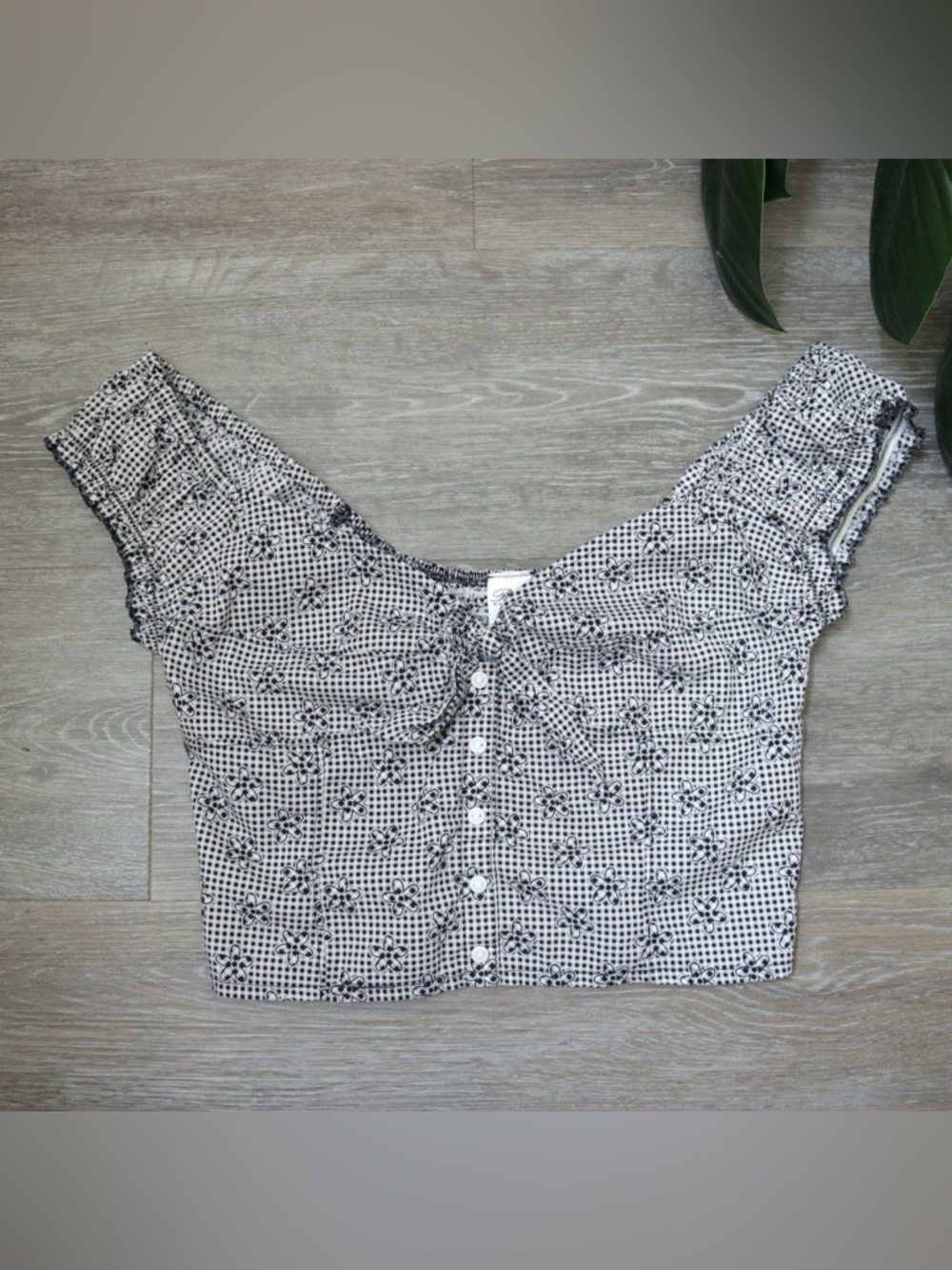 Pink by Frankies Bikinis cropped gingham floral top